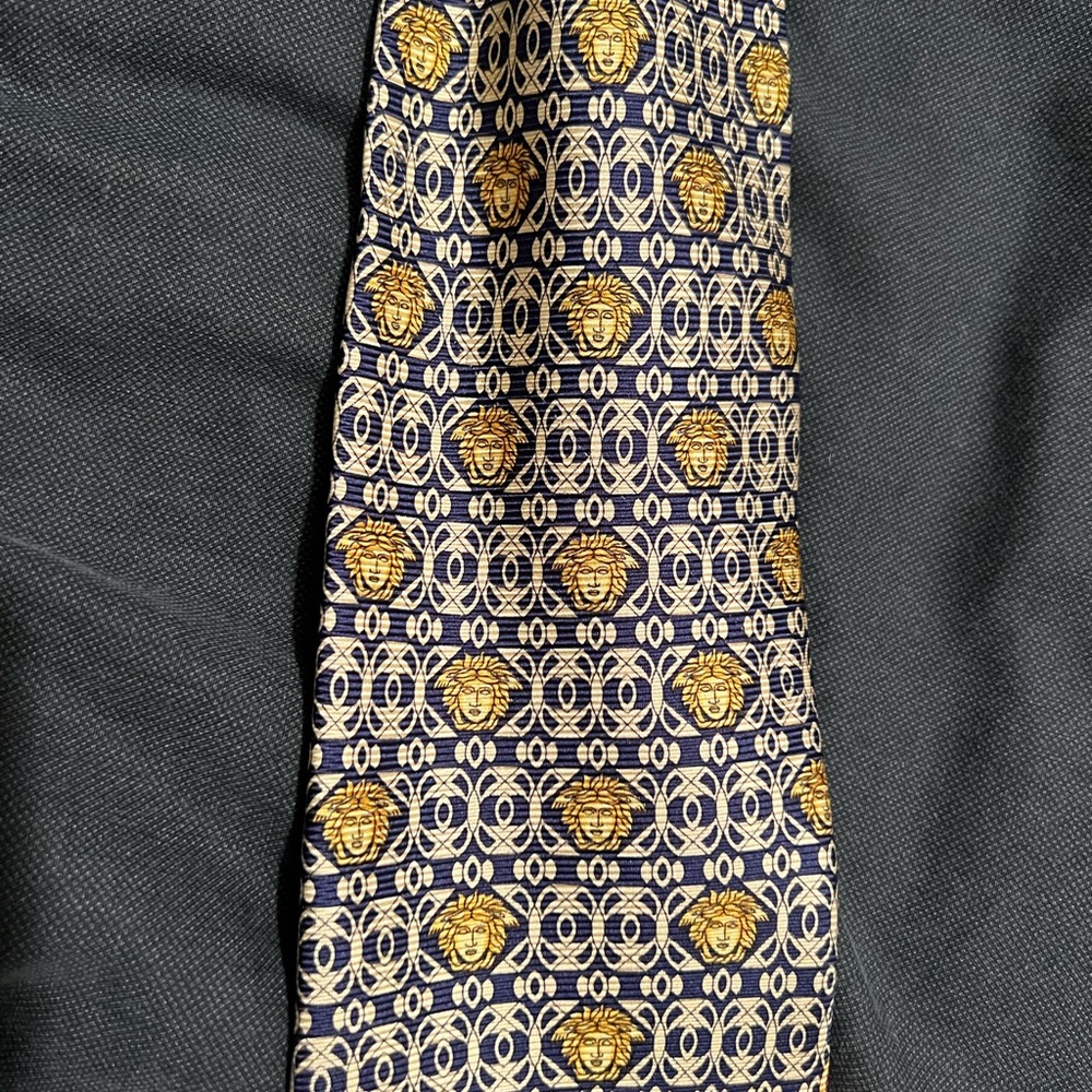 Versace tie - Picture 4 of 9